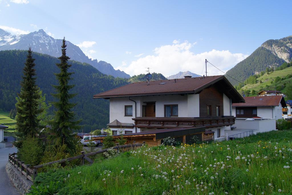 Ferienhaus Peter Spoettl เนาดาส ภายนอก รูปภาพ