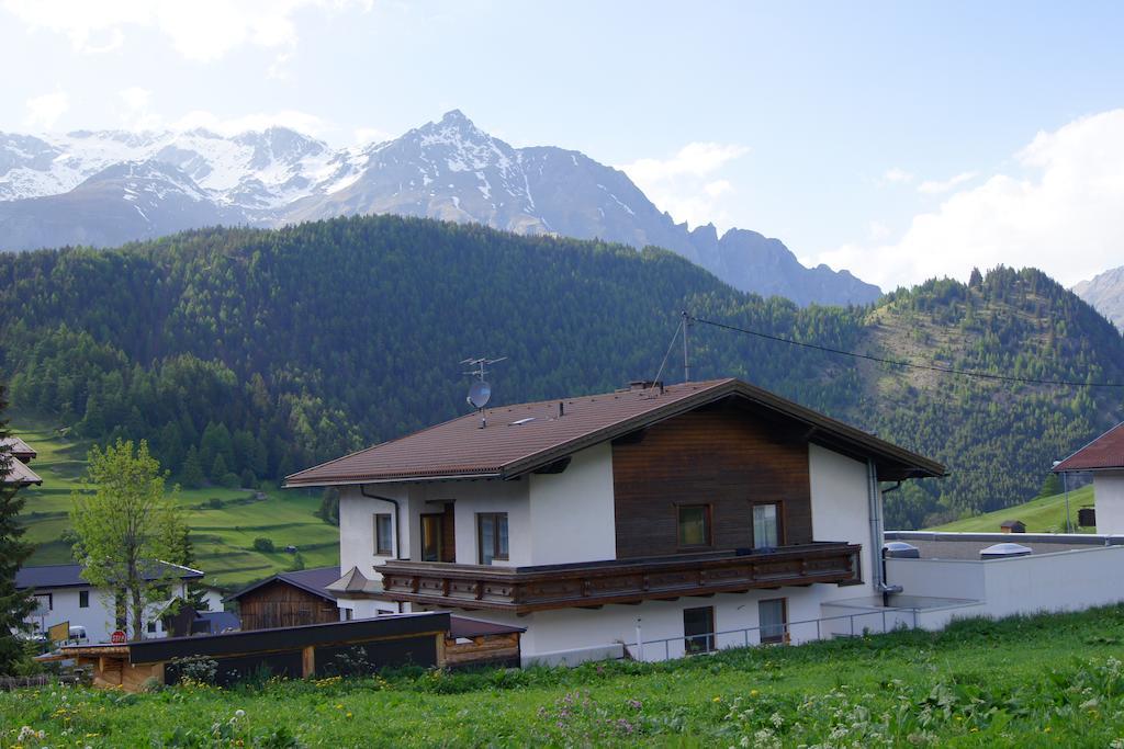 Ferienhaus Peter Spoettl เนาดาส ภายนอก รูปภาพ