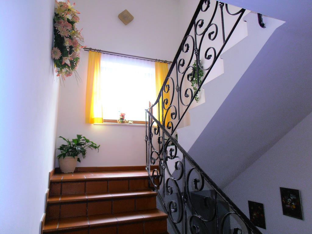 Ferienhaus Peter Spoettl เนาดาส ภายนอก รูปภาพ